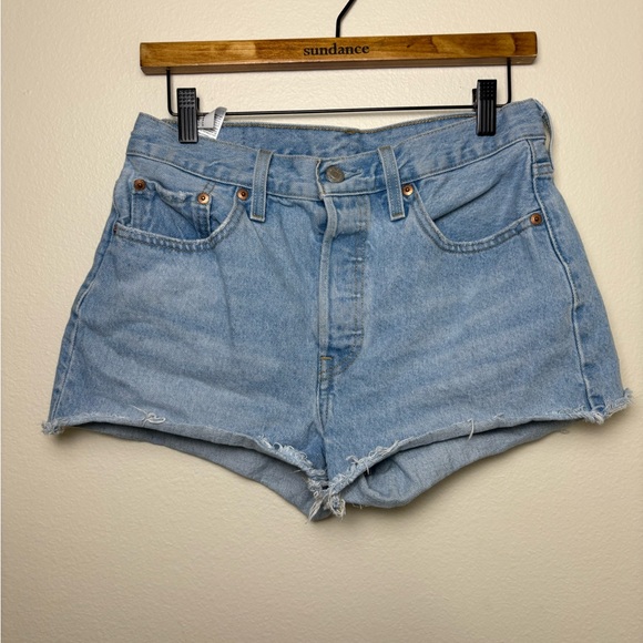 Levi's Women's 501 Original Shorts - Luxor Baked - Picture 3 of 5